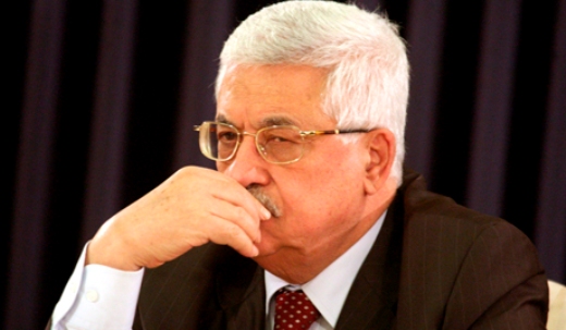 عباس يهدر مئات الملايين من المال العام (وثائق)