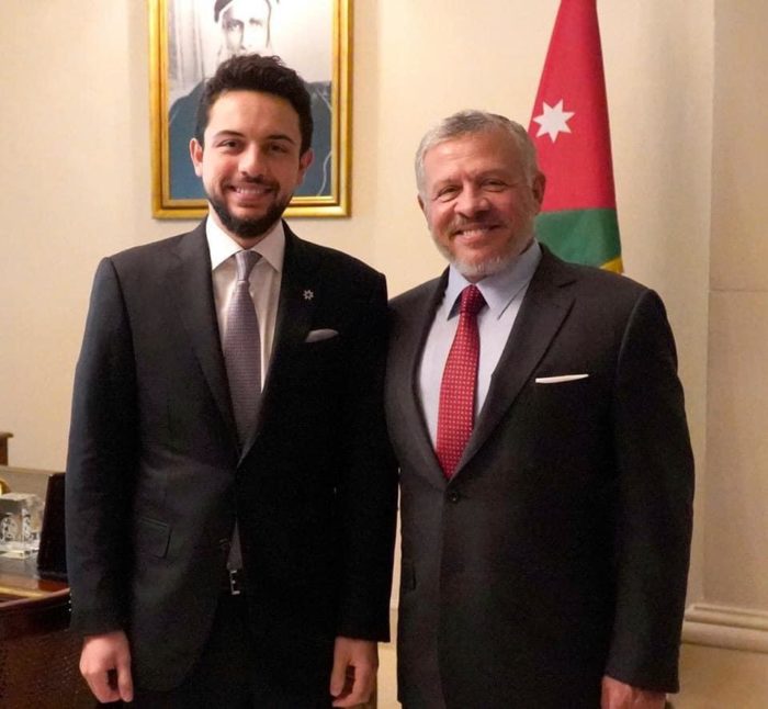 الملك وولي العهد يطمئنان على صحة ولي عهد الكويت