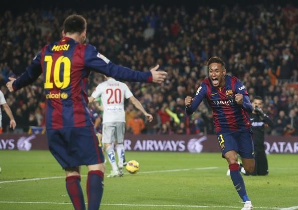 يد ميسي وقدمه ينهيان عقدة برشلونة امام اتليتكو مدريد