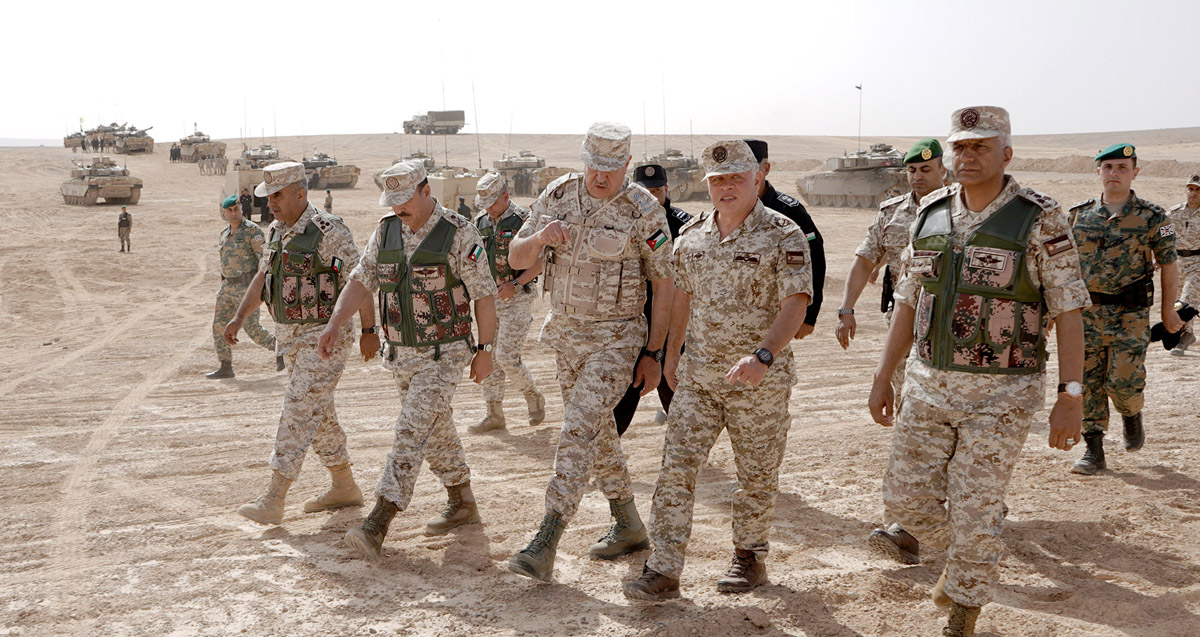 جلالة الملك عبدالله الثاني القائد الأعلى يتابع التمرين العسكري التعبوي (القوة الضاربة)