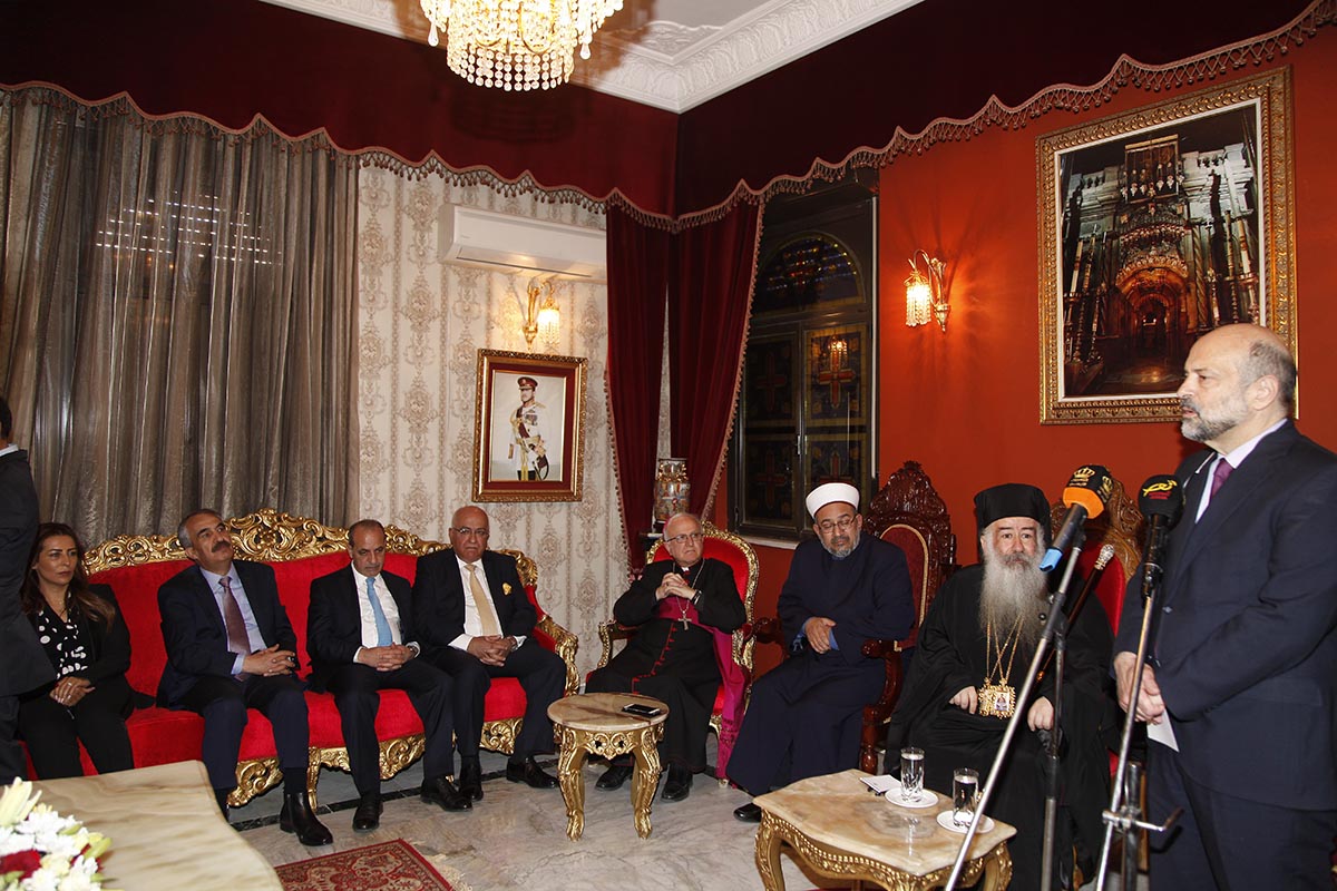 رئيس الوزراء الأردني يهنئ المسيحيين بعيد الفصح المجيد