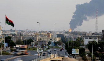 قتال عنيف ببنغازي وقصف المطار بالصواريخ