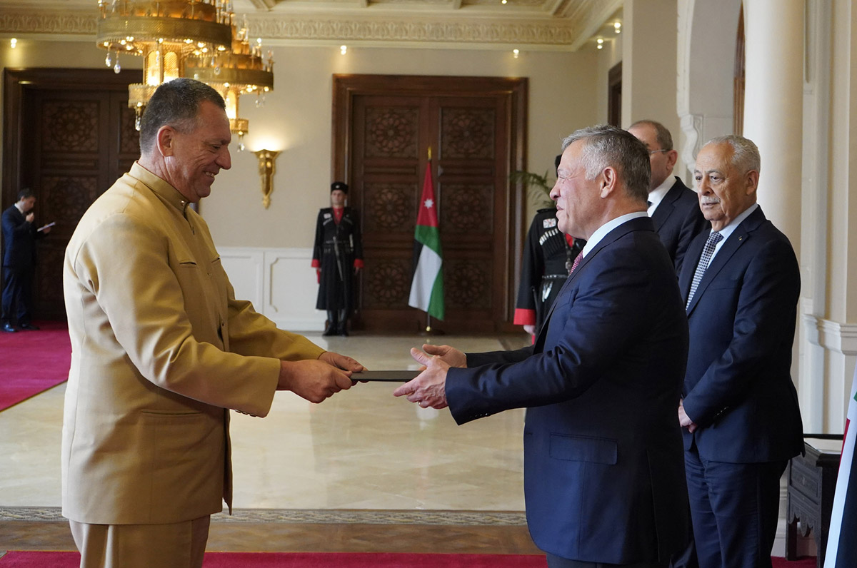 جلالة الملك يتقبل أوراق اعتماد عدد من السفراء