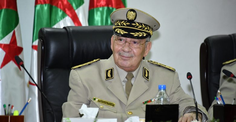 في اجتماع “طارئ”.. الجيش الجزائري يستعجل تسوية الأزمة السياسية