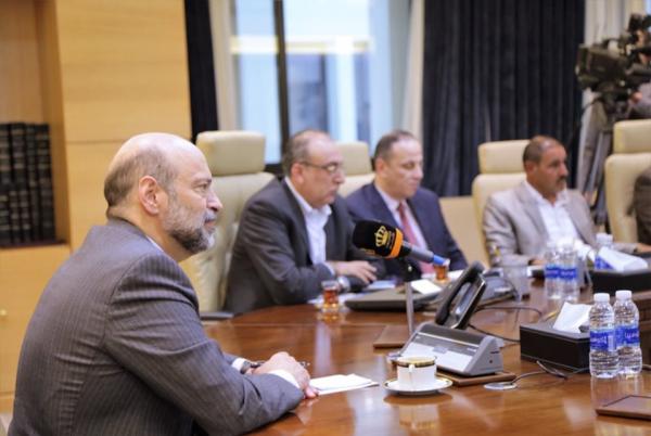 الرزاز: واجب الحكومة إنفاذ التوجيهات الملكية بالعمل الميداني