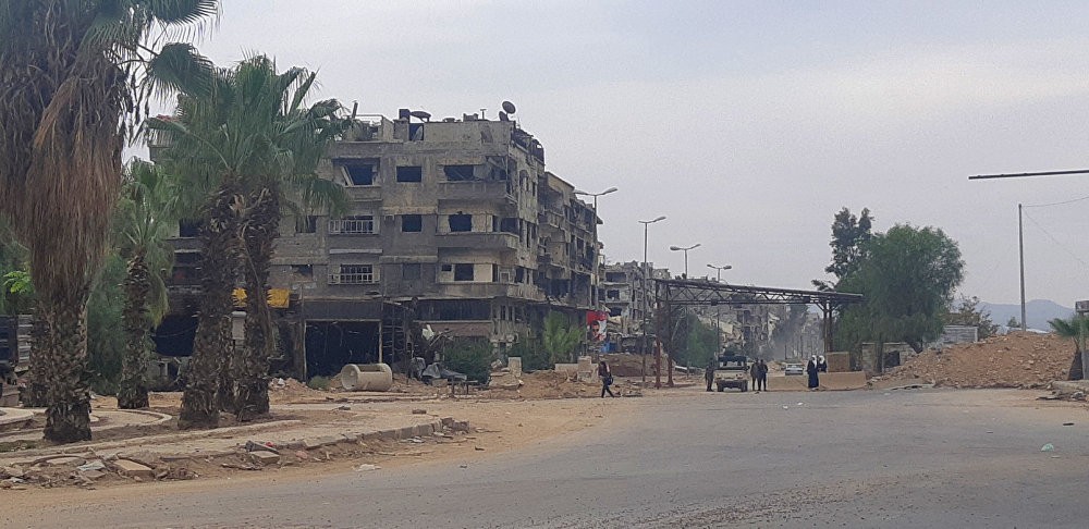 دمشق: انجاز أعمال إزالة الركام والردم من الشوارع الرئيسية في مخيم اليرموك