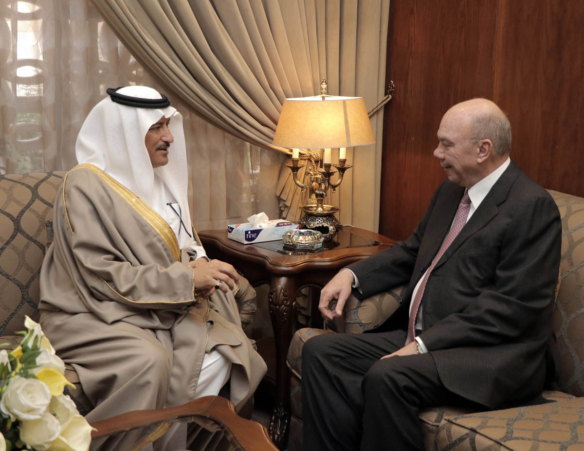 الفايز يبحث العلاقات الأردنية السعودية مع سفير خادم الحرمين الشريفين لدى المملكة