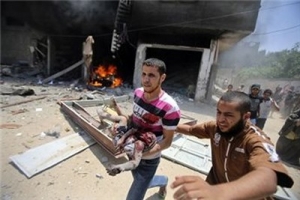 الاحتلال يخرق الهدنة الانسانية ويستأنف قصف حي الشجاعية