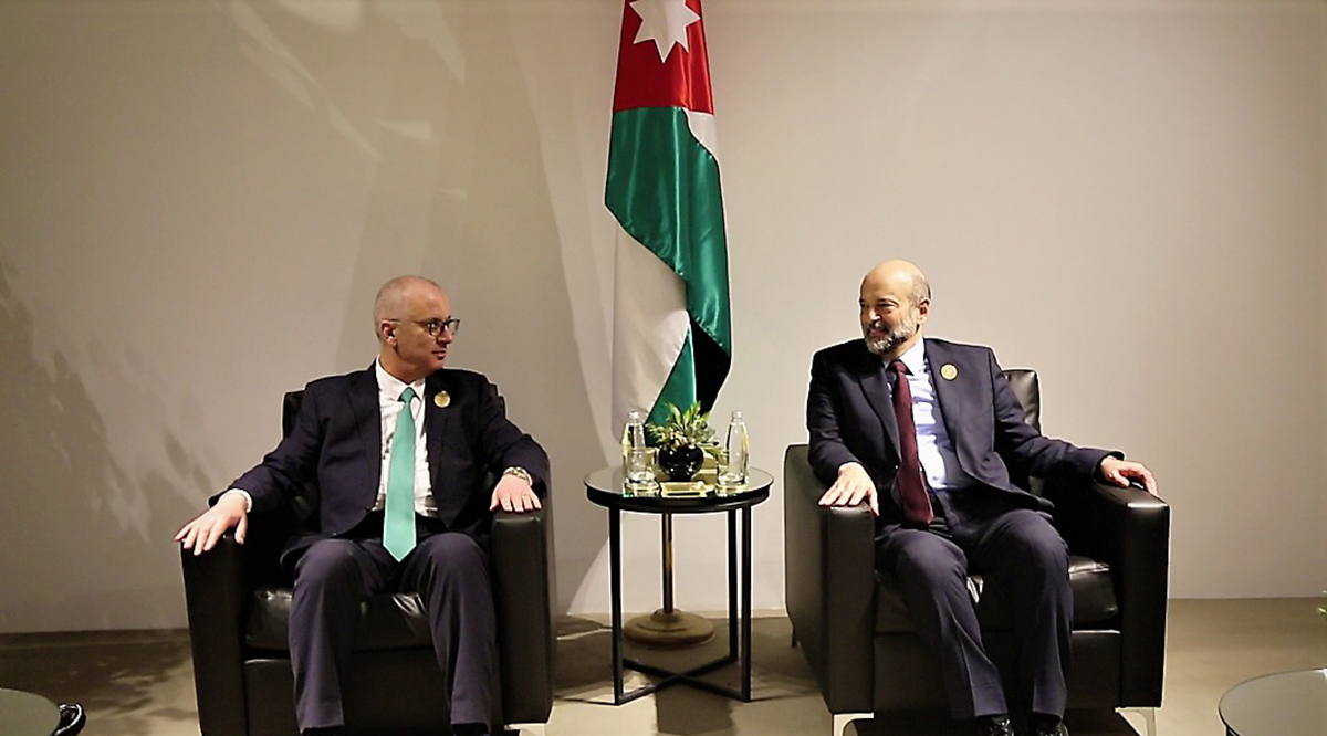 الرزاز يلتقي رئيس الوزراء الفلسطيني ونائب رئيس جمهورية السودان