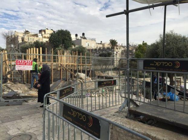سلطات الإحتلال الإسرائيلي تقيم 3 مراكز أمنية جديدة في باب العمود