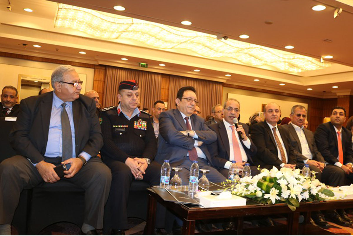 وزير النقل يؤكد ضرورة الاسراع في تطوير منظومة نقل عام مستدام وآمن