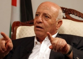 قريع: المفاوضات فرصة لاسرائيل لنهب الأرض وتهويد القدس.