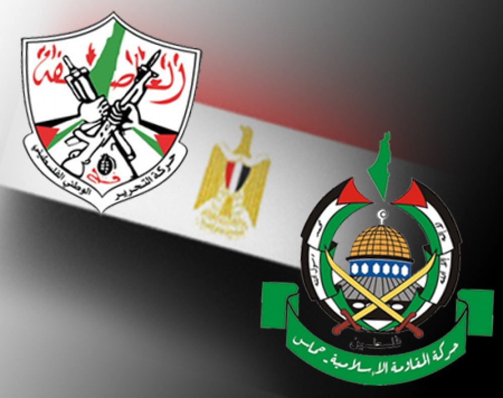 مصر تعمل على إيجاد أرضية مشتركة بين موقفَي حركتي «فتح» و «حماس»لإتمام ملف المصالحة