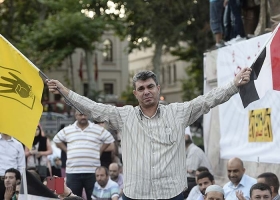 الإخوان المسلمون يفقدون زخمهم الدعائي في إسطنبول