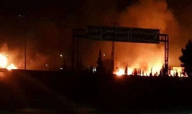 الدفاع الجوي السوري يتصدى لأجسام معادية في سماء مطار الضبعة بحمص