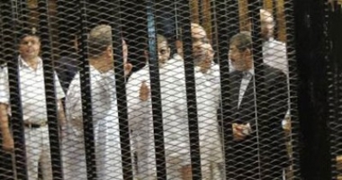 إحالة مرسي للمحاكمة الجنائية بقضية “وادي النطرون”