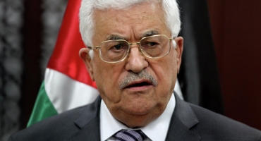 قيادي في “الشعبية” : عباس لا يرغب في انهاء الانقسام.. وعليه ترك المشهد السياسي