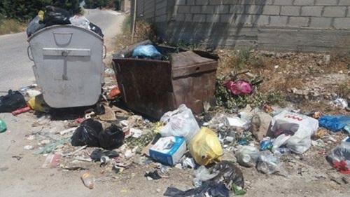 مطالب بحل مشكلة تراكم النفايات في بلدة بيت يافا ...