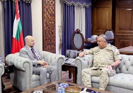 رئيس الوزراء يزور القيادة العامة للقوات المسلحة-الجيش العربي