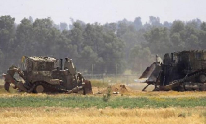 آليات وجرافات جيش الإحتلال الإسرائيلي تتوغل شرق خان يونس
