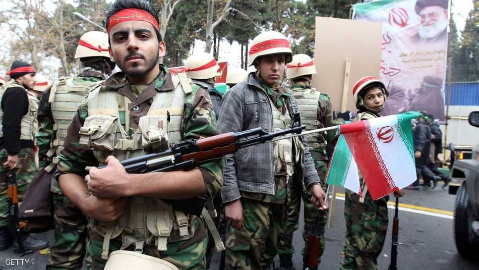 إيران تنشر الحرس الثوري لإخماد “الانتفاضة”