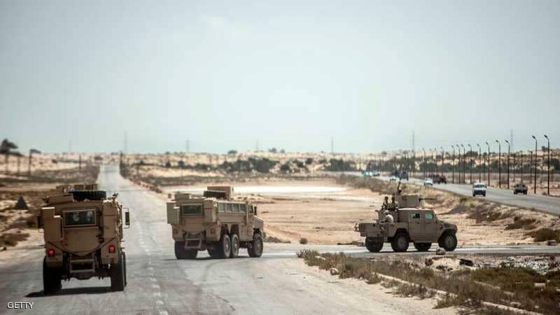 الجيش يعمل على محورين بسيناء.. مواجهة الإرهاب وتنمية المنطقة