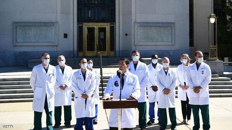 طبيب ترامب يكشف مدة علاج الرئيس.. وحالة التنفس