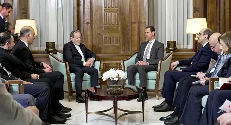 مع تقدم الفصائل المسلحة.. خطوة إيرانية مفاجئة في سوريا