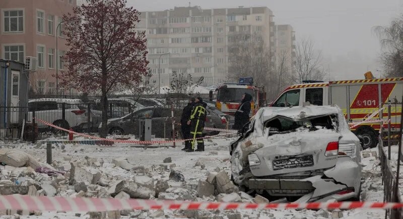الشتاء القاتل.. هجوم روسي يقطع التدفئة عن آلاف المباني بكييف