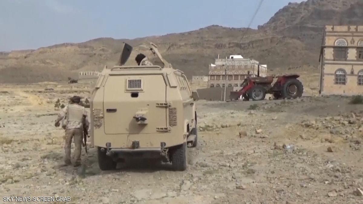 الجيش اليمني يسيطر على البوابة الغربية لمعسكر خالد