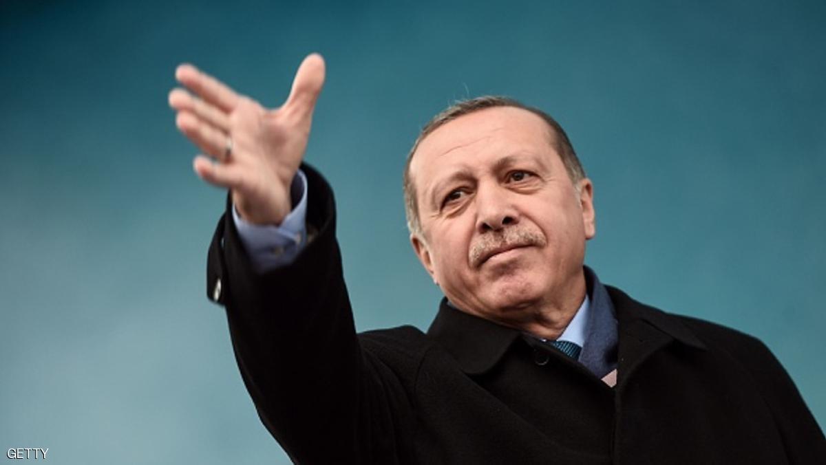 في خطوة مفاجئة.. أردوغان يهدد “بطل” إحباط “انقلاب يوليو”