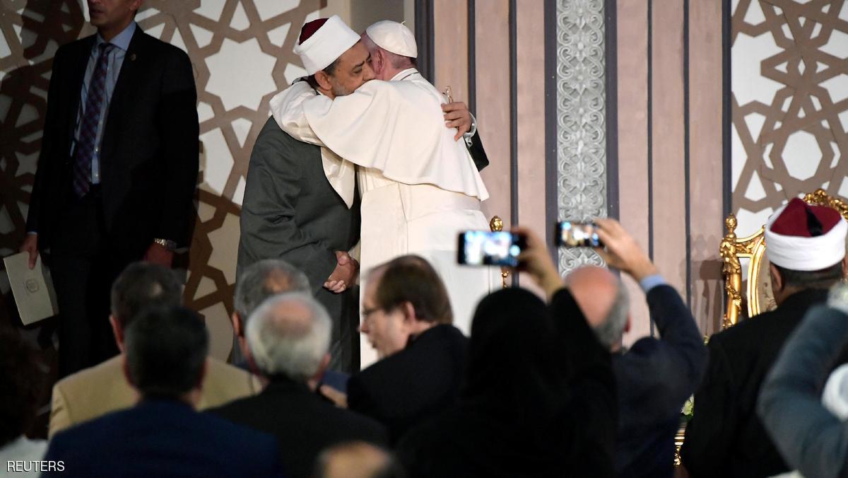 البابا في مصر.. رسالة سلام في وجه الإرهاب والشعبوية