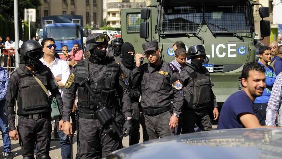مصر.. الإعدام لـ7 أدينوا بقتل ضابط كبير