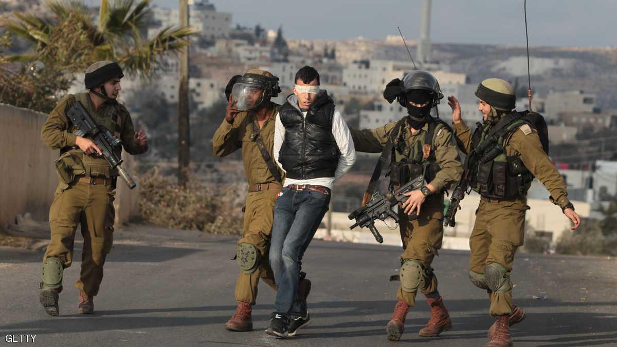 الاحتلال الإسرائيلي يشن حملة اعتقالات في الضفة