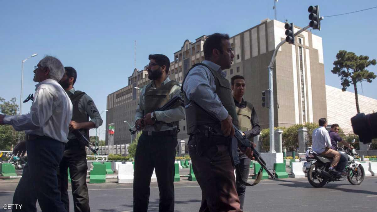 إيران تحكم بسجن “مفاوض نووي” 5 سنوات