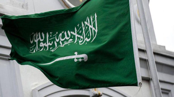 السعودية تحث مواطنيها على مغادرة لبنان “فورا”