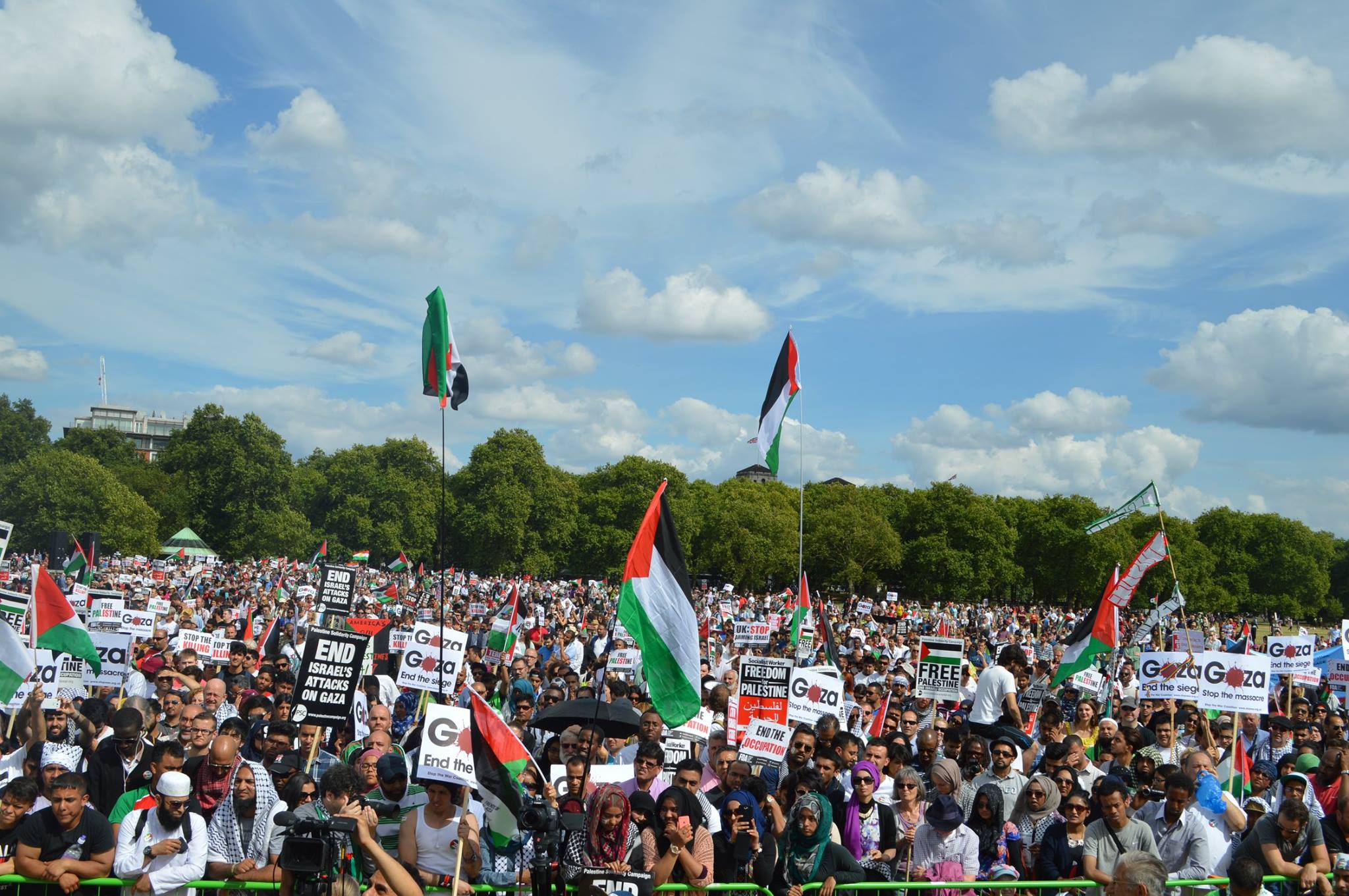 ايرلندا تشهد تظاهرة تضامنية حاشدة ضد الاحتلال الاسرائيلي