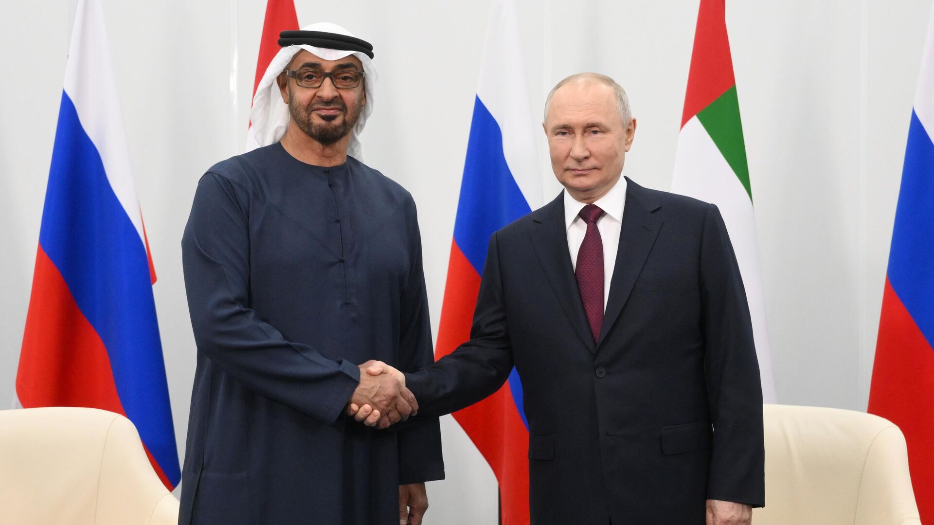 محمد بن زايد وبوتين يبحثان العلاقات الاستراتيجية بين البلدين