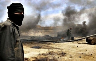 سوريا وتركيا تشتريان النفط من تنظيم “داعش”