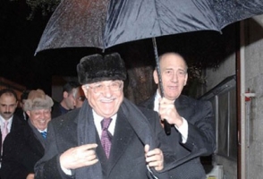 أولمرت : عباس قبل بتولي يهودي إسرائيلي إدارة بلدية القدس