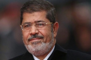 احالة مرسي و24 اخرين للمحاكمة بتهمة اهانة القضاء في مصر