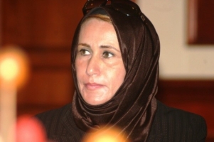 نجاة أبو بكر تنهي إعتصامها بالمجلس التشريعي الفلسطيني