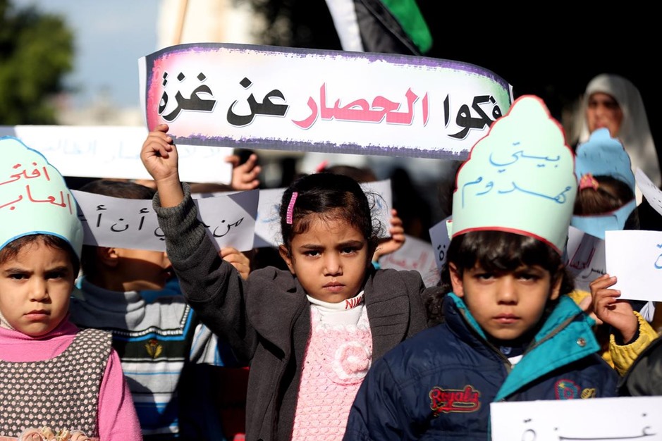 رايتس: حان الوقت لانهاء “العقاب الجماعي” المفروض على أهالي قطاع غزة