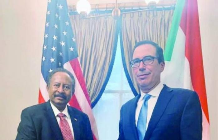 ناقشا رفع السودان من قائمة الإرهاب.. وفد أمريكي يزور الخرطوم ويلتقي حمدوك