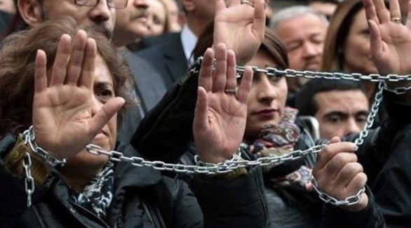 تركيا: توقيف 25 صحفياً واعتقال 4 خلال أسبوع