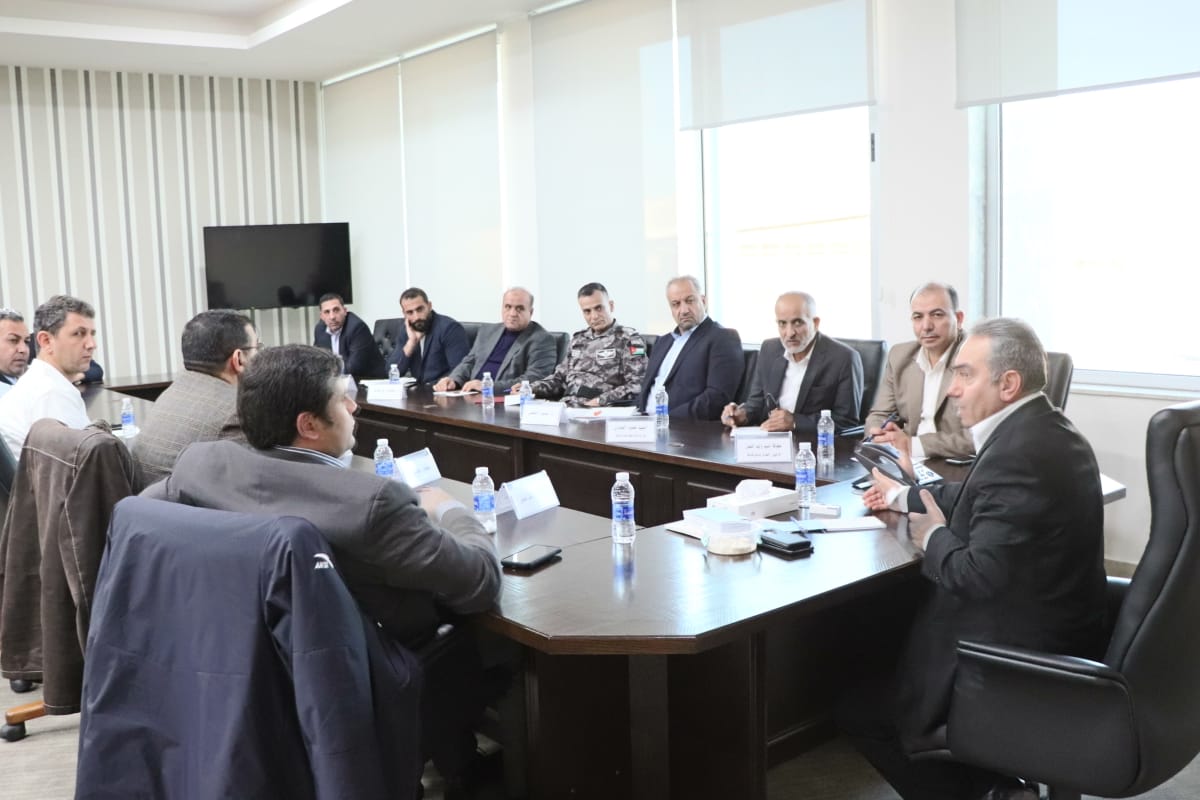 وزارة الشباب واللجنة الأولمبية تدرسان تسويق المنشآت الرياضية