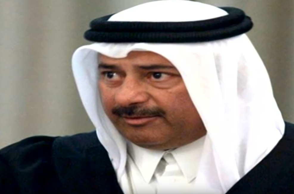 وزير قطري أسبق يتحدث لـ “إيكونوميست” عن “فصام النظام”: من يتكلم يسحبون منه الجنسية!