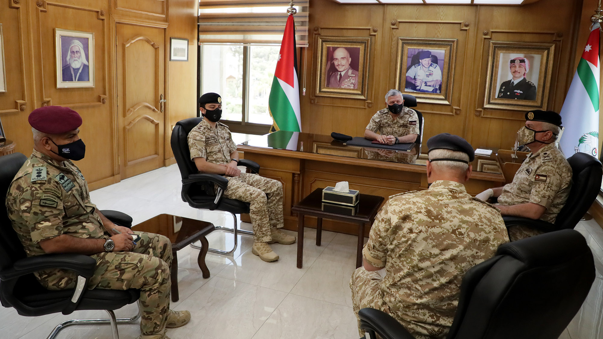 جلالة الملك عبدالله الثاني يزور قيادة سلاح الجو الملكي