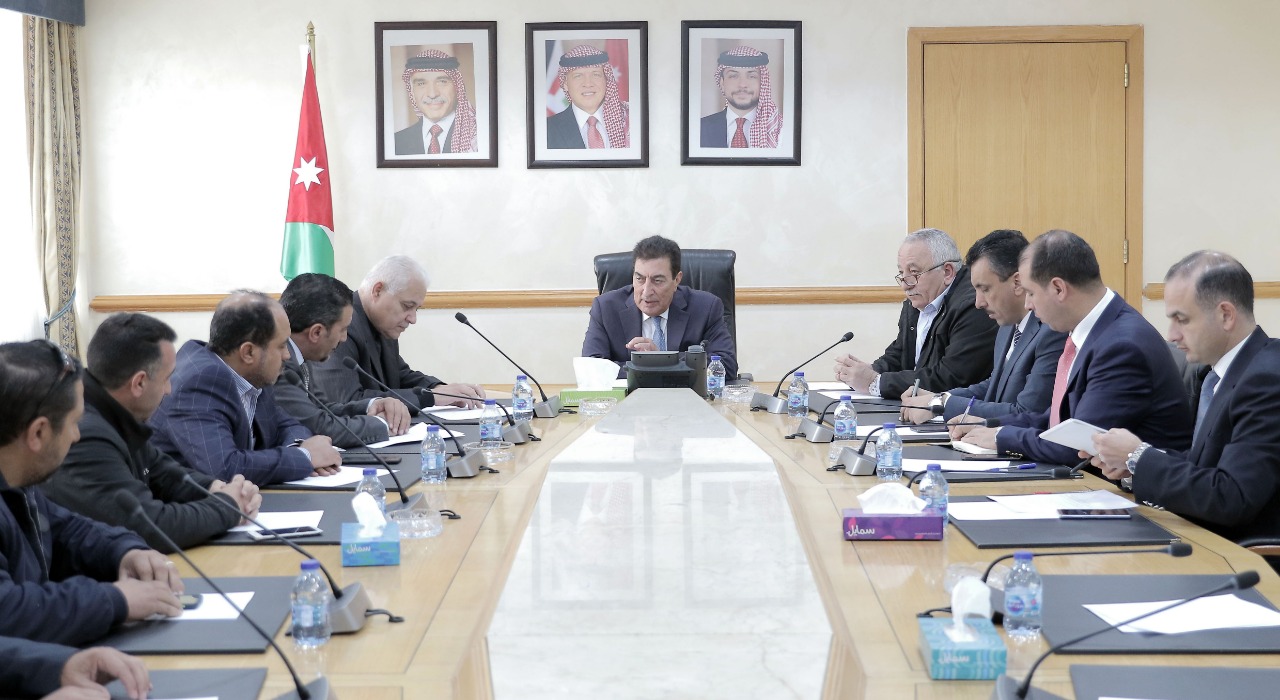 الطراونة يبحث مع وفد من شركة الأبيض للاسمدة مطالب العاملين