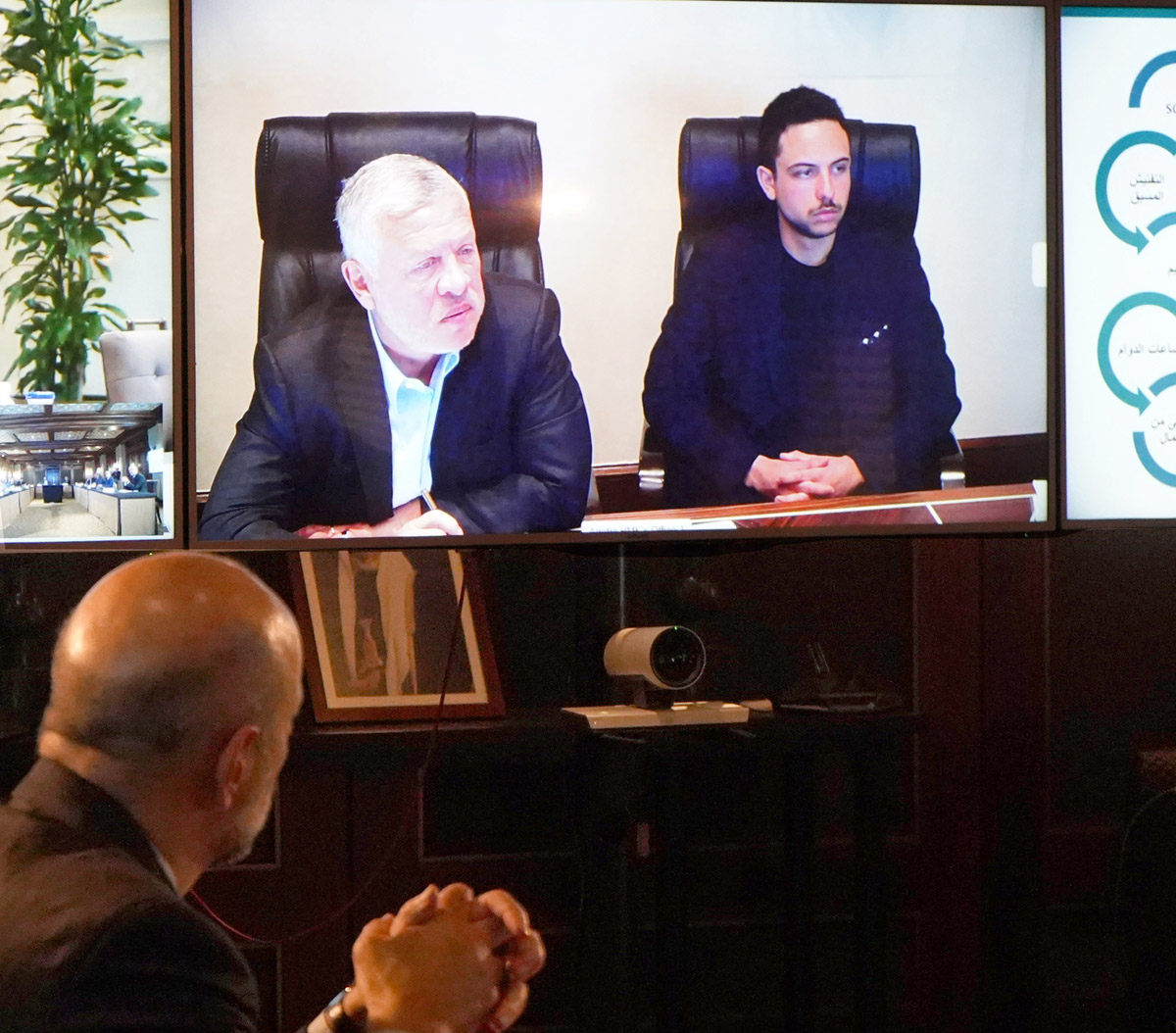 جلالة الملك: التزام الجميع بالتعليمات الصحية يسرع الخروج من هذه الأزمة ويعيد الحياة إلى طبيعتها